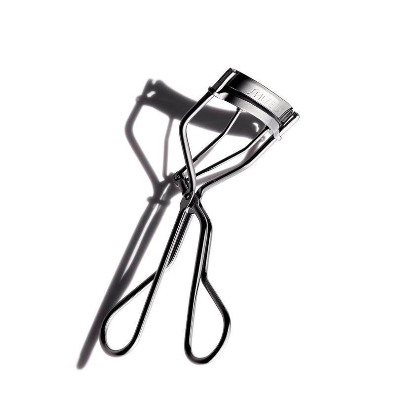 Shiseido Eyelash Curler - Crimps & Curls Lashes for Perfect, Eye-Framing Fringe - Gentle & Safe - Includes Replacement Pad Makeup Cosmetic